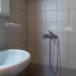 Kantounia Stonehouse Vavkerí