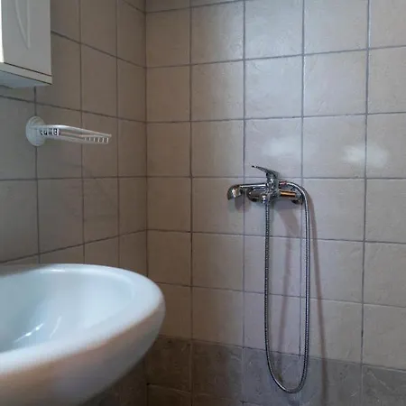 Kantounia Stonehouse Vavkeri