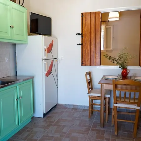 Kantounia Stonehouse *