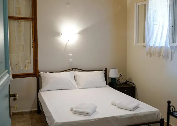 Kantounia Stonehouse Vavkerí