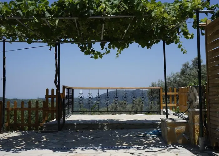 Kantounia Stonehouse Vavkerí